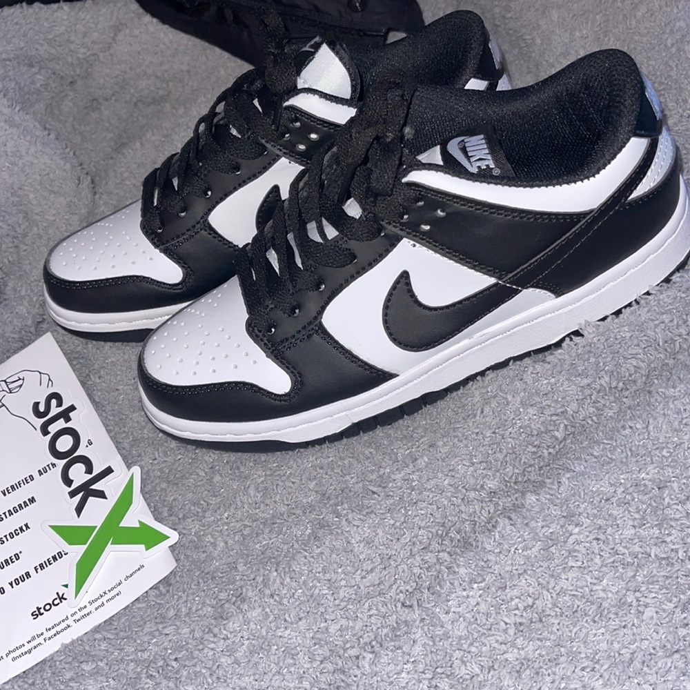 Nike panda dunks